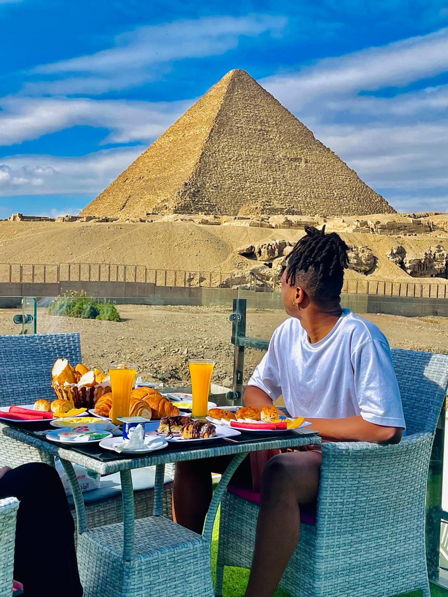 ホテル Blue Scarab Pyramids View カイロ エクステリア 写真